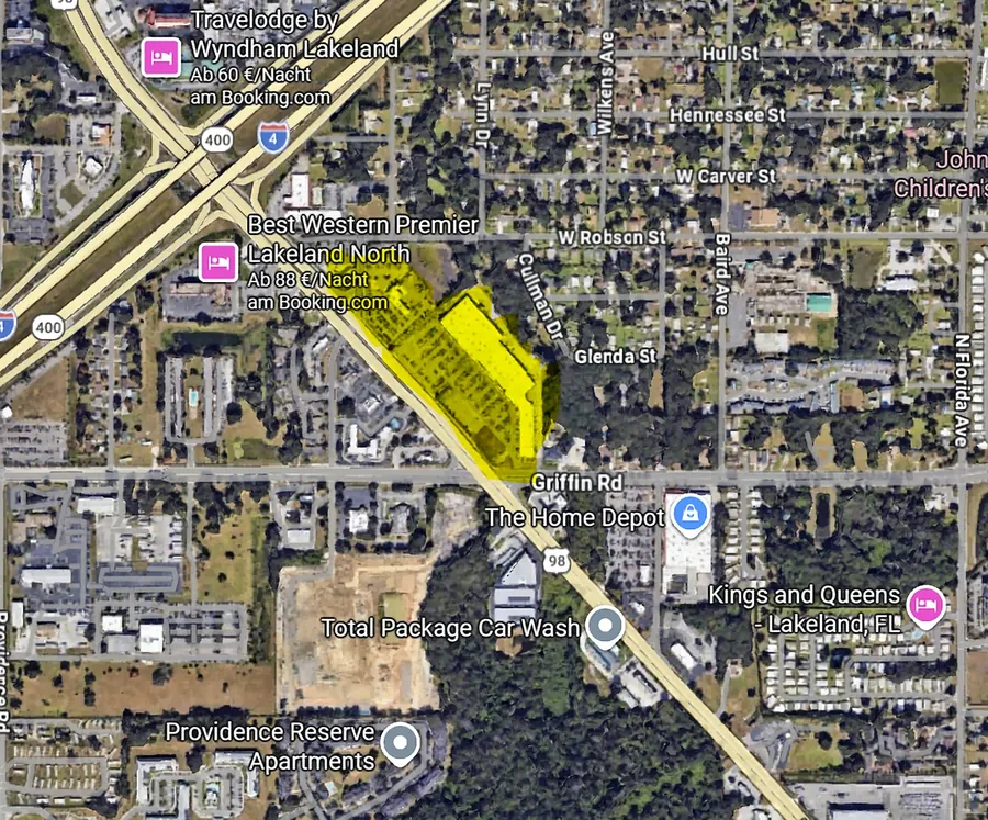 Aerial view of retail property in Lakeland, Florida
